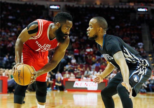 加强了中场 加强了中场