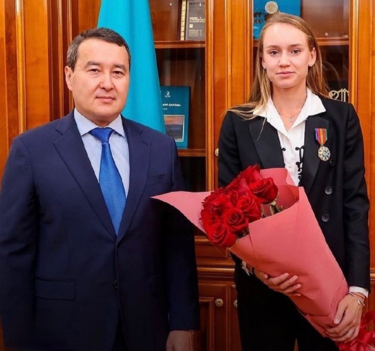 一直以来都 一直以来都