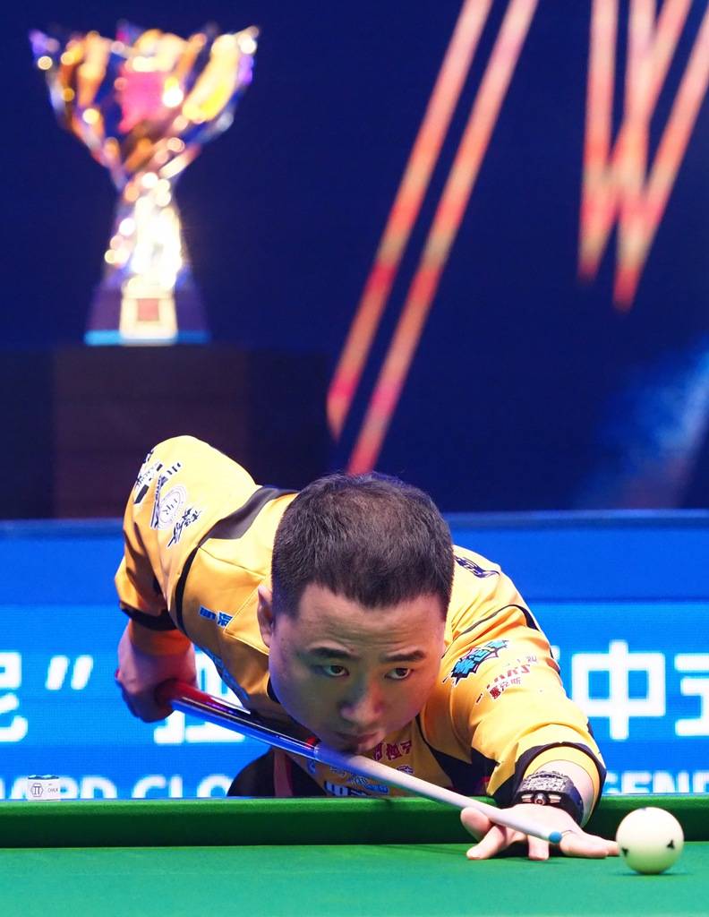 更凸显了他 更凸显了他