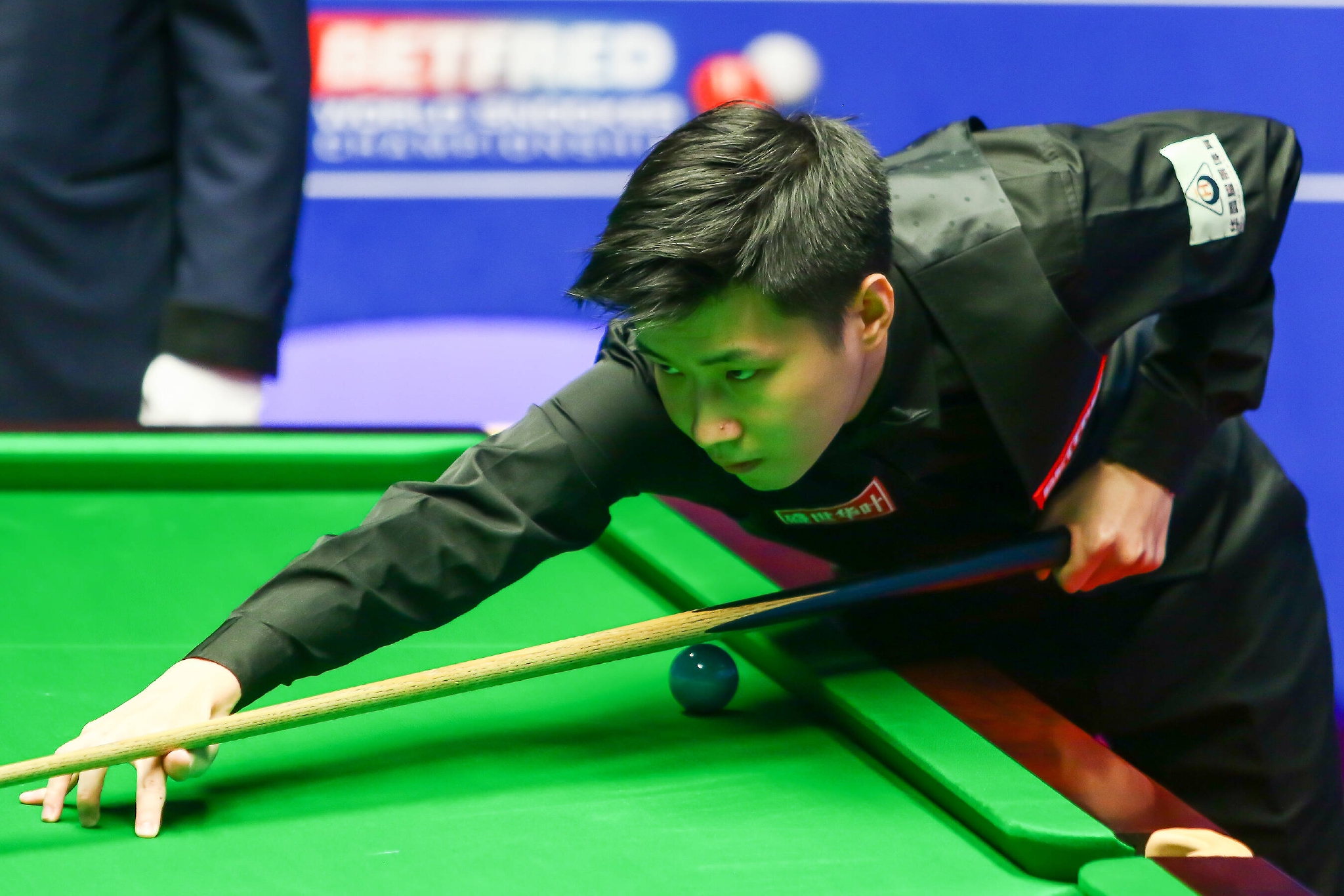 对抗且刚被 对抗且刚被